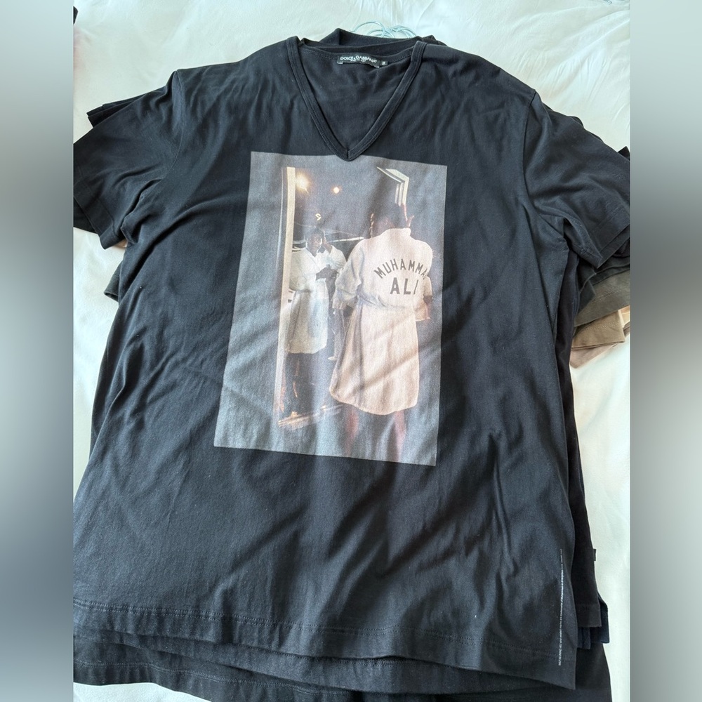 Dolce & Gabbana Black Graphic V-Neck T-Shirt